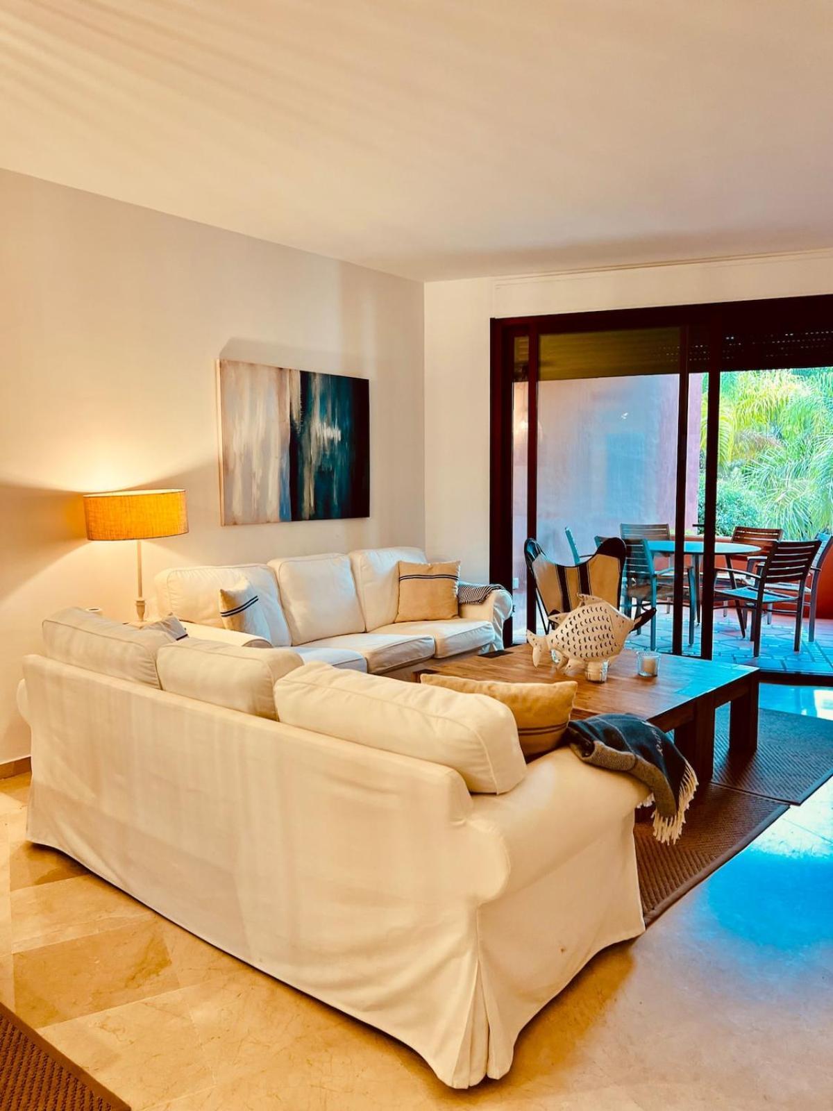 Alicate & Luxury Monteros