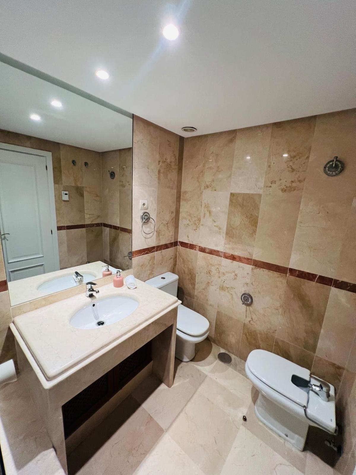 Alicate & Luxury Monteros Apartamento